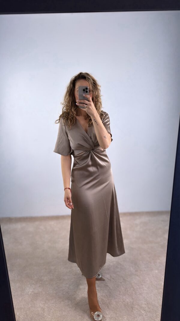Vestido Raso tonos tierra. - Imagen 2